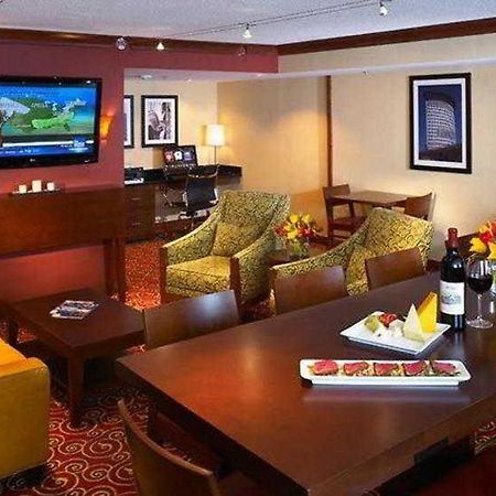 Wyndham Cleveland Airport Hotel Interiør billede