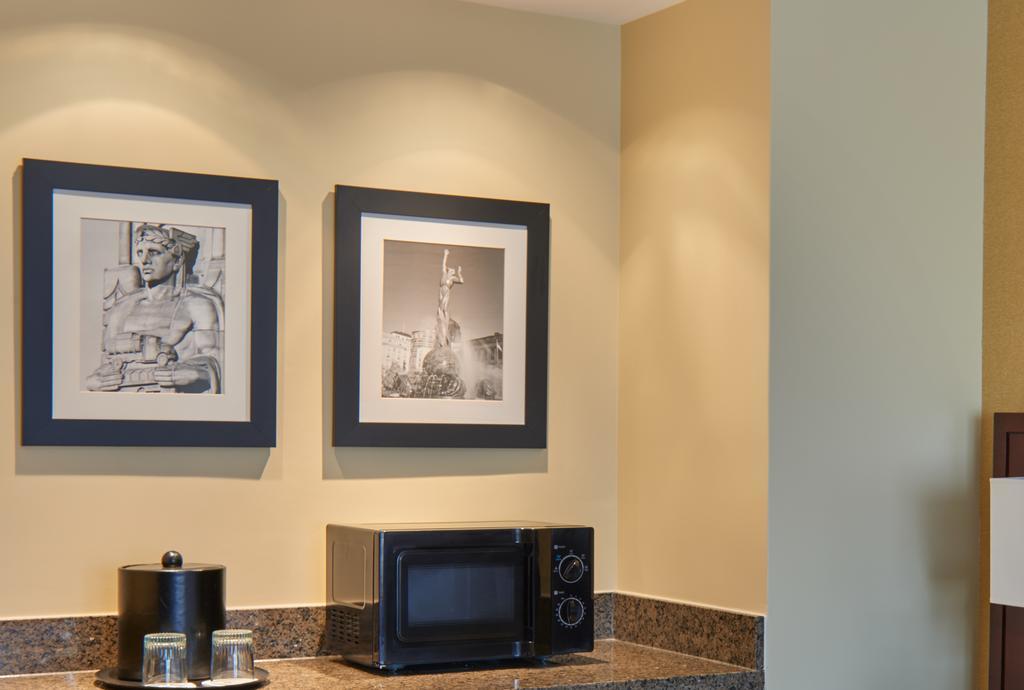 Wyndham Cleveland Airport Hotel Eksteriør billede