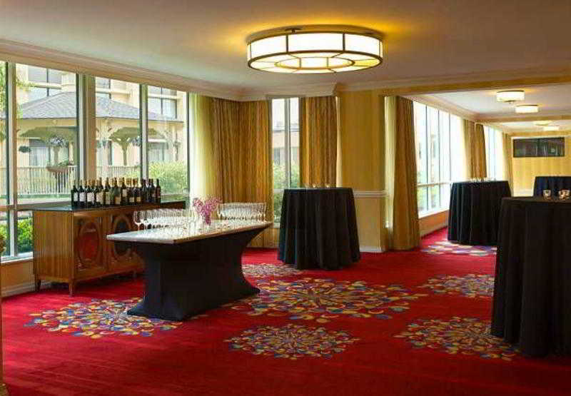 Wyndham Cleveland Airport Hotel Eksteriør billede